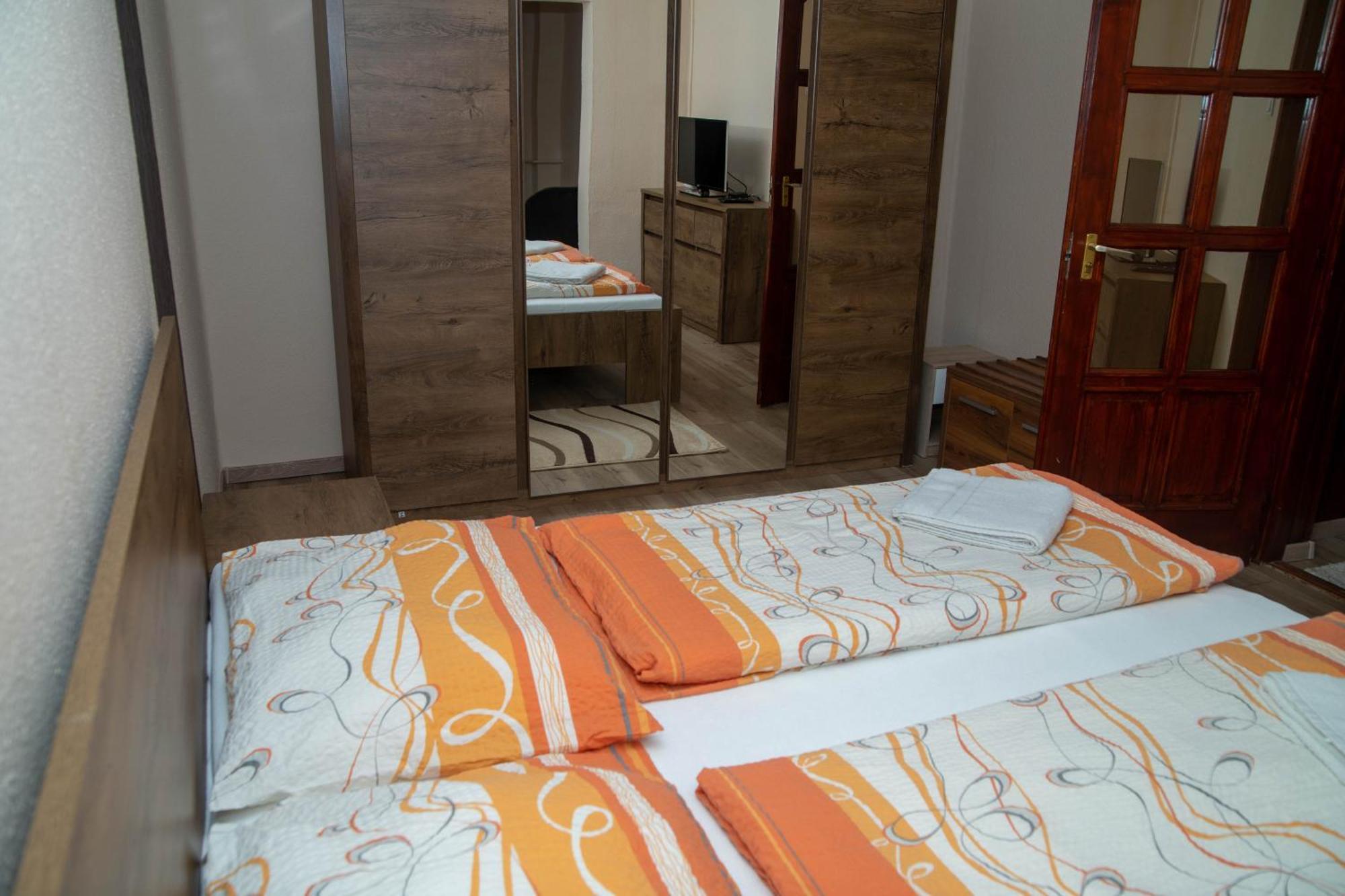 Hotel Boroka Vendeghaz Turkeve Exterior foto