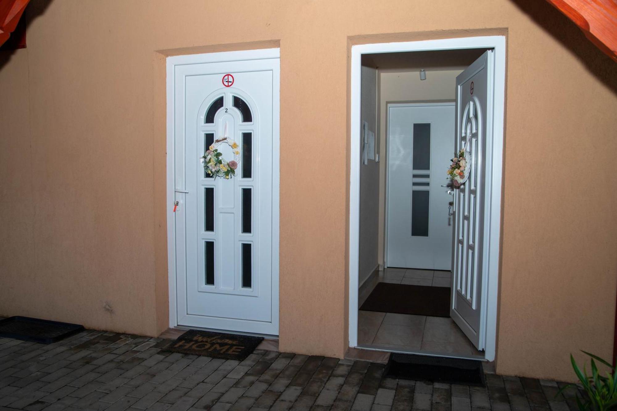Hotel Boroka Vendeghaz Turkeve Exterior foto