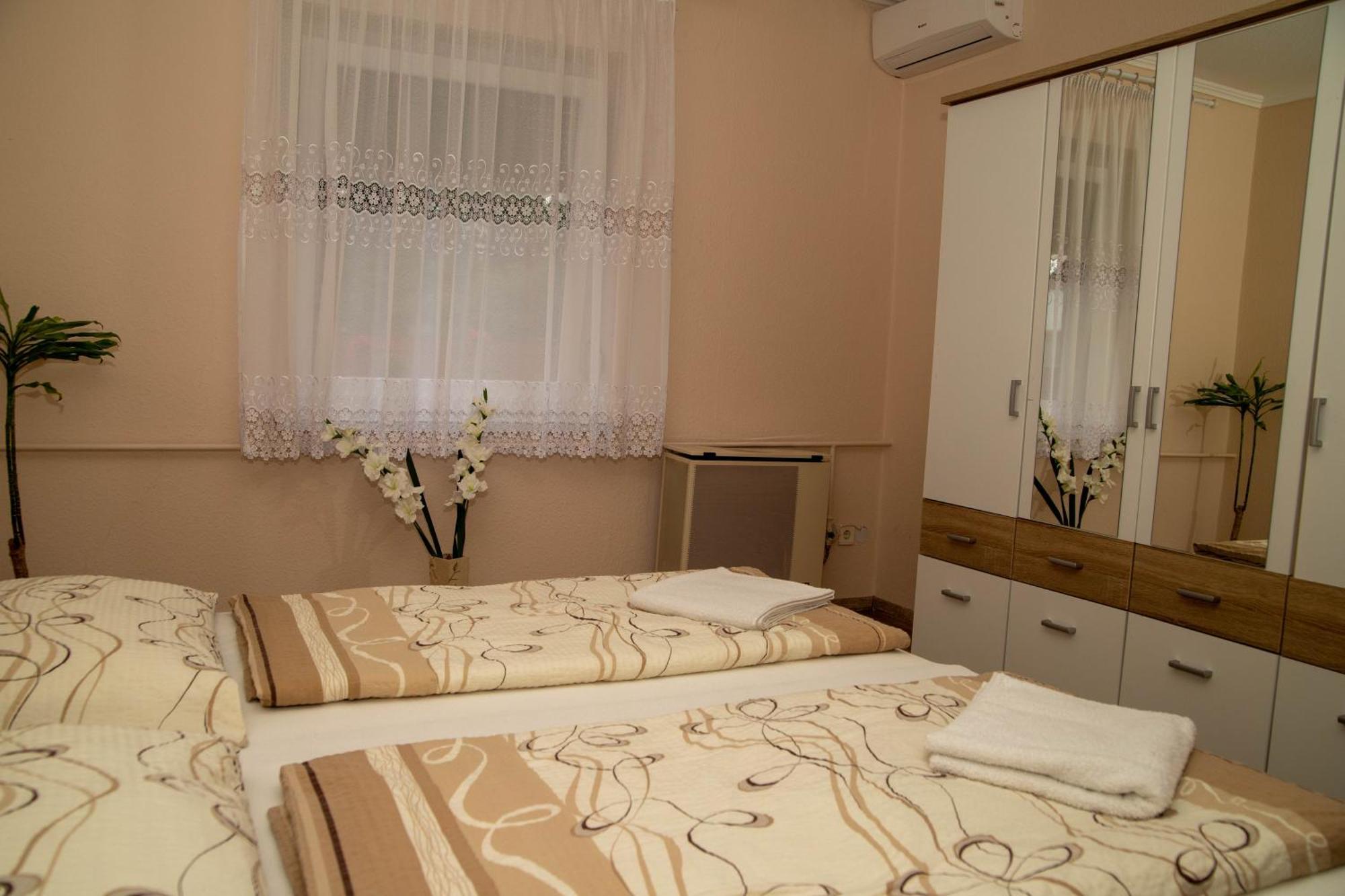 Hotel Boroka Vendeghaz Turkeve Exterior foto