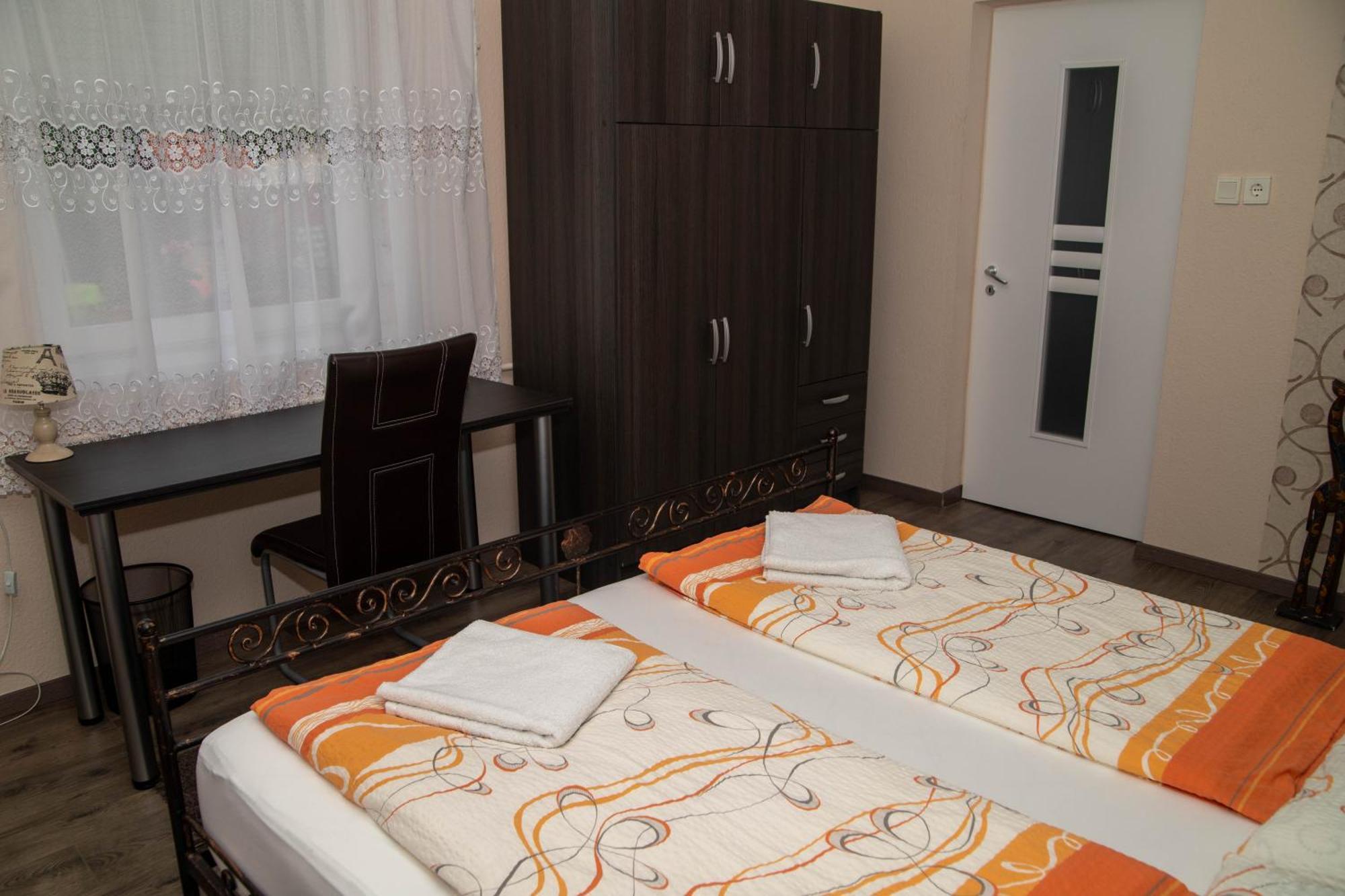 Hotel Boroka Vendeghaz Turkeve Exterior foto