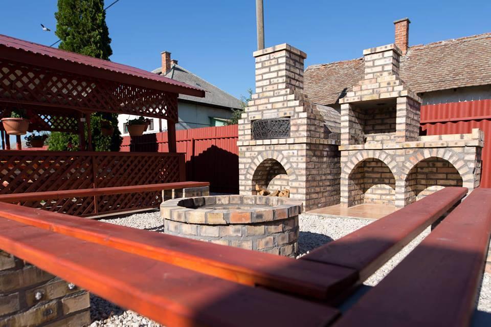 Hotel Boroka Vendeghaz Turkeve Exterior foto